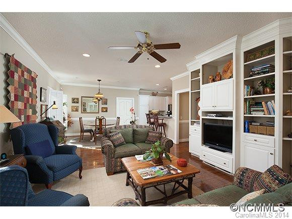 17 Tiverton Lane - Photo 5