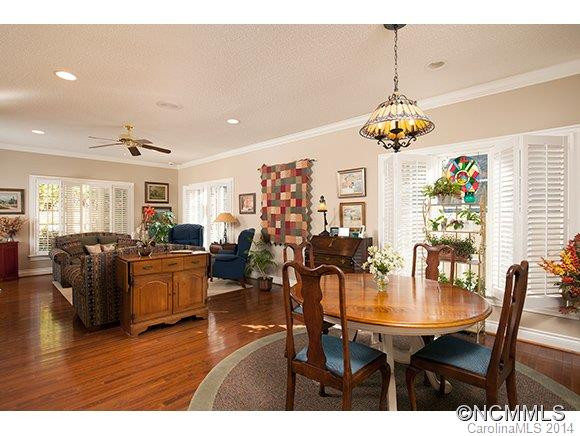 17 Tiverton Lane - Photo 6