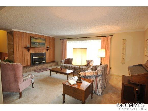 221 Balsam Rd. - Photo 2