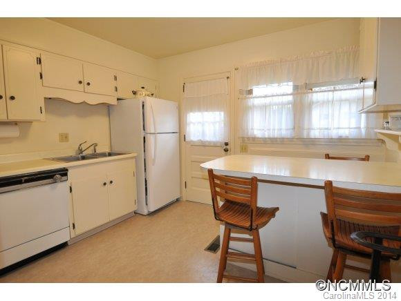221 Balsam Rd. - Photo 5