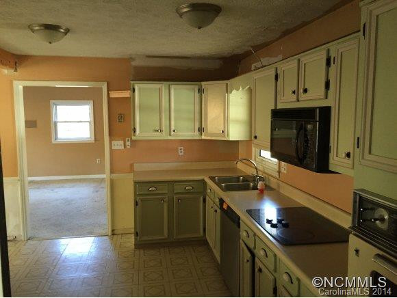 620 Forest Street - Photo 2