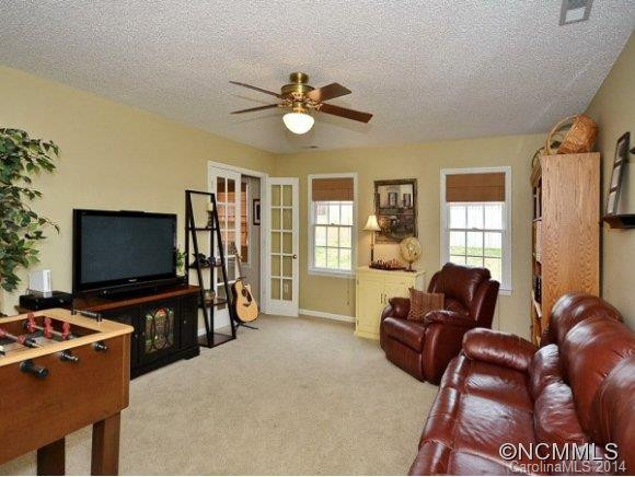 1013 THORNCREST DRIVE - Photo 9