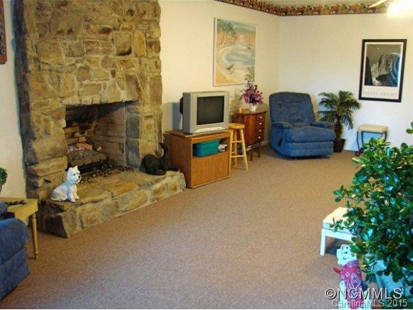 477 Locust - Photo 2