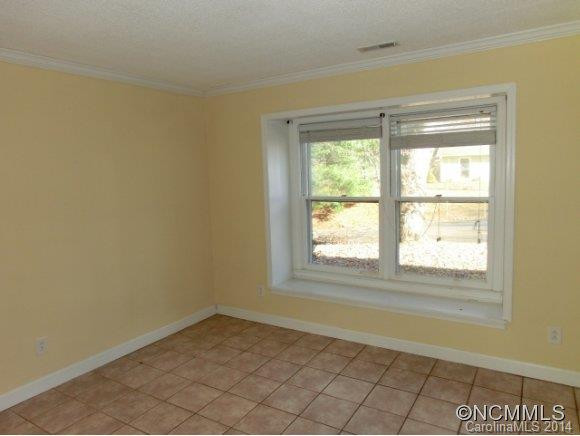 67 Lynwood Circle - Photo 4