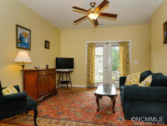 11 Northbrook Pl. Apt. B - Photo 4