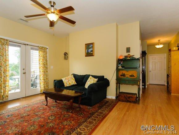 11 Northbrook Pl. Apt. B - Photo 5