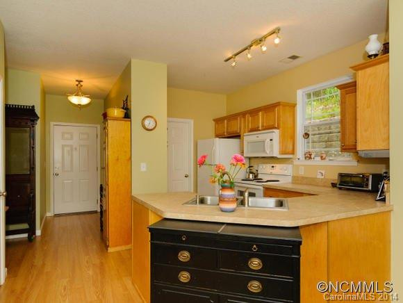 11 Northbrook Pl. Apt. B - Photo 10