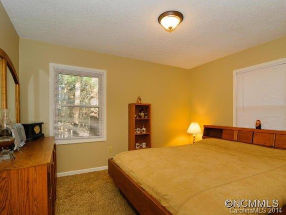 4 Muirfield Drive - Photo 10