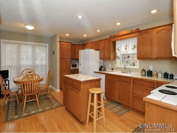 66 RED MAPLE DRIVE - Photo 4