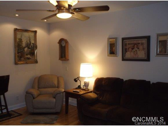 226 Misty Lane - Photo 3
