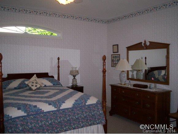 136 Cambridge Drive - Photo 11