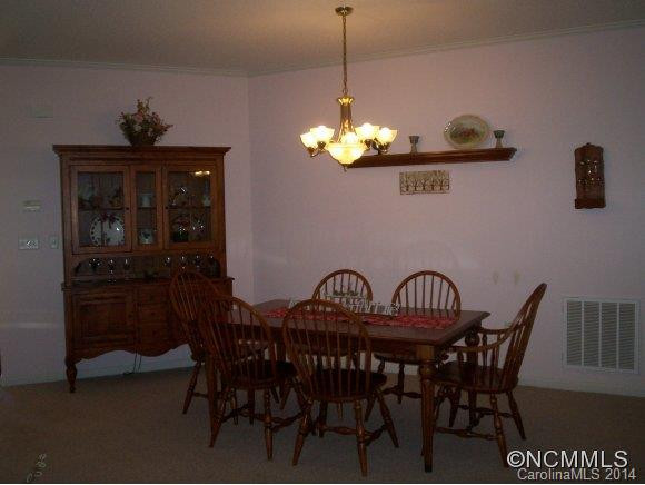 136 Cambridge Drive - Photo 3
