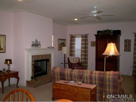 136 Cambridge Drive - Photo 4