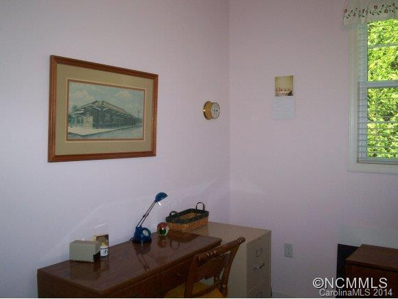 136 Cambridge Drive - Photo 7