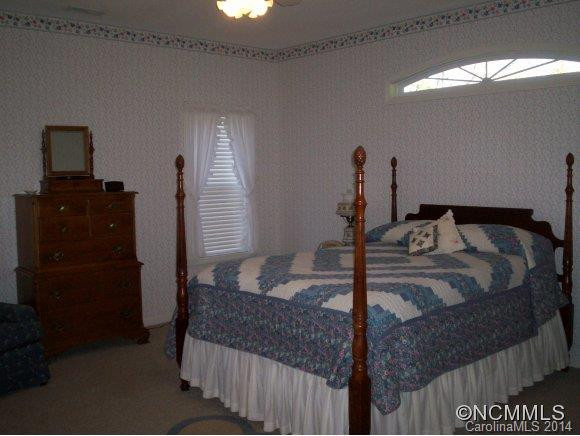136 Cambridge Drive - Photo 10