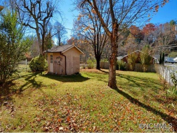 1927 ARLINGTON PLACE - Photo 2