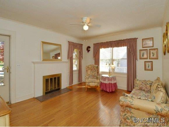 1927 ARLINGTON PLACE - Photo 3