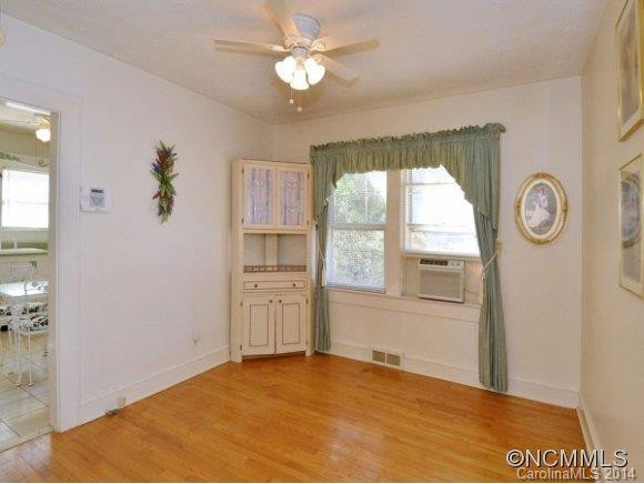 1927 ARLINGTON PLACE - Photo 4