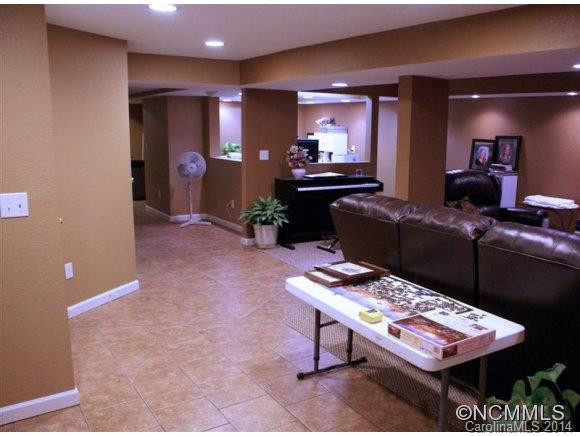 402 Whispering Hills Dr.. - Photo 14