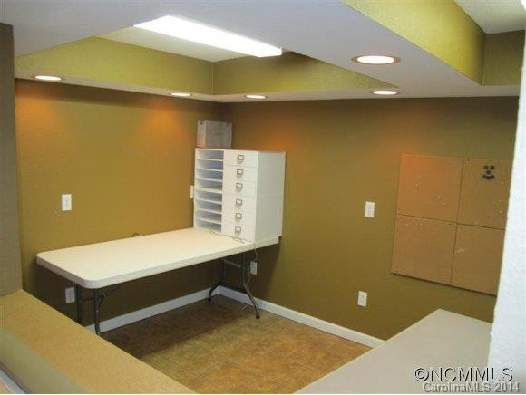 402 Whispering Hills Dr.. - Photo 19