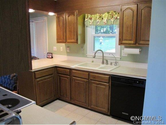 402 Whispering Hills Dr.. - Photo 4