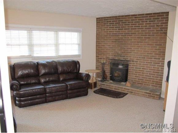 402 Whispering Hills Dr.. - Photo 7