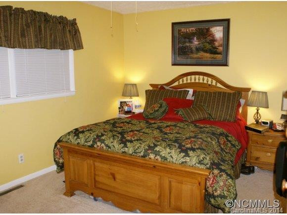 402 Whispering Hills Dr.. - Photo 9