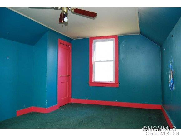184 Powell St - Photo 12