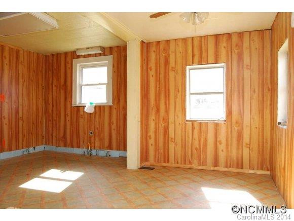 184 Powell St - Photo 5