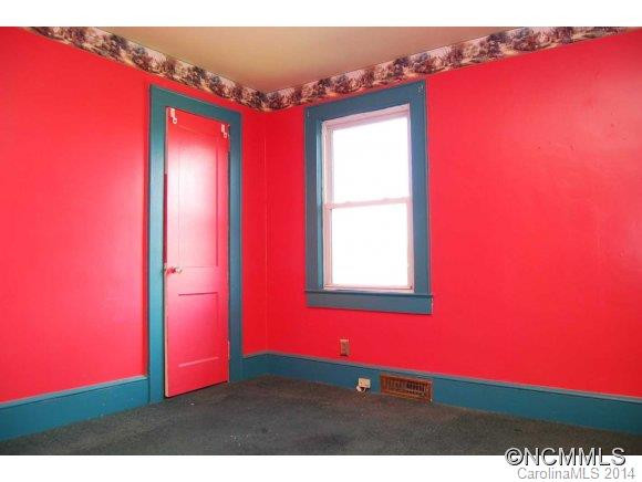184 Powell St - Photo 8