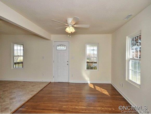 354 DEAVERVIEW ROAD - Photo 2