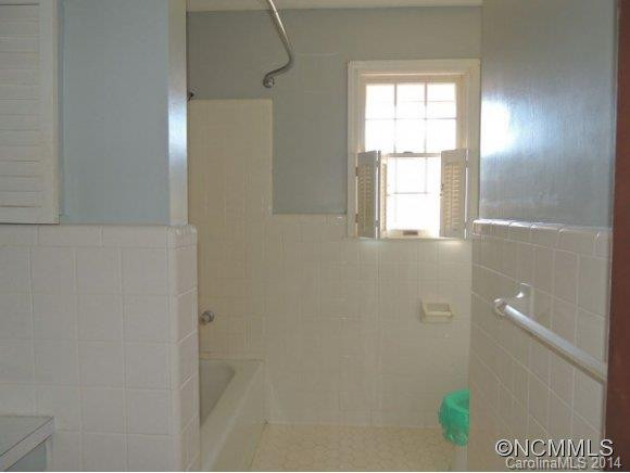201 CROOKED CREEK ROAD - Photo 7