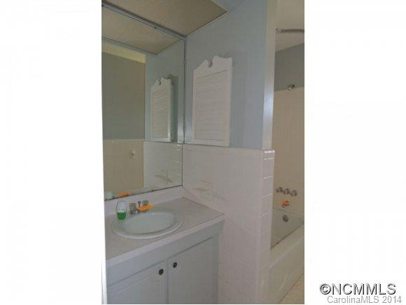 201 CROOKED CREEK ROAD - Photo 10