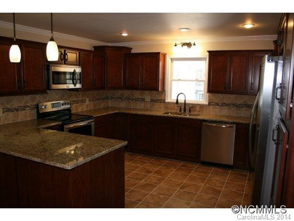 151 FERNWOOD DRIVE - Photo 3