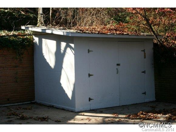 151 FERNWOOD DRIVE - Photo 24