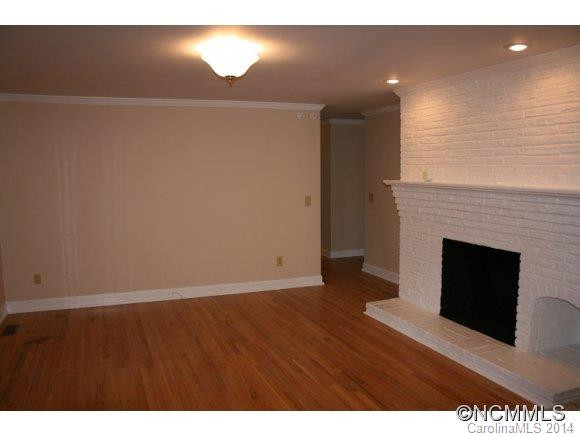 151 FERNWOOD DRIVE - Photo 4