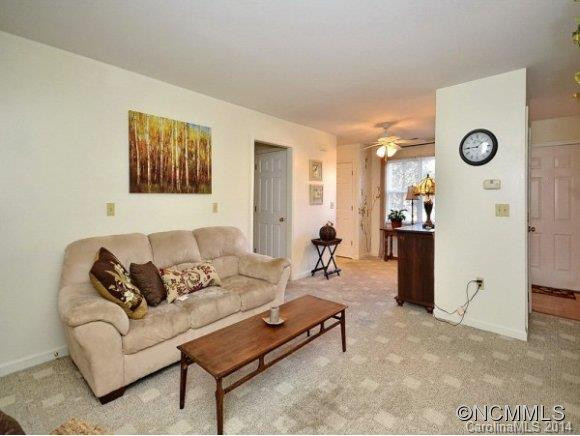 603 CARLYLE WAY - Photo 2