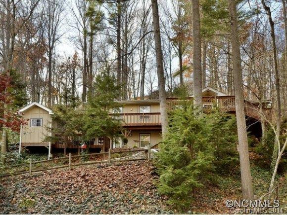 8 RIVERBEND DR