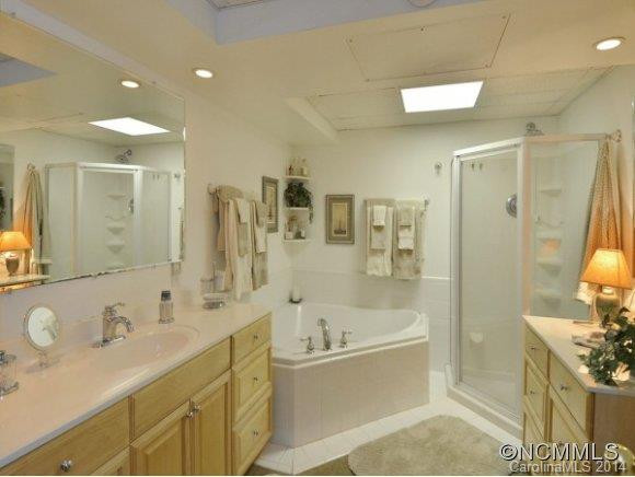 8 RIVERBEND DR - Photo 17