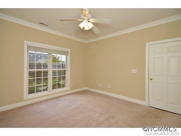 820 West Pointe Drive - Photo 12