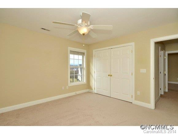 820 West Pointe Drive - Photo 15