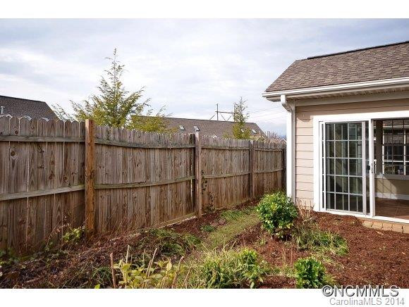 820 West Pointe Drive - Photo 19