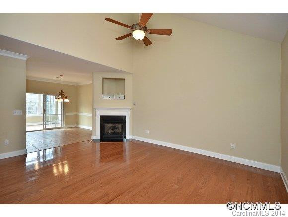 820 West Pointe Drive - Photo 4