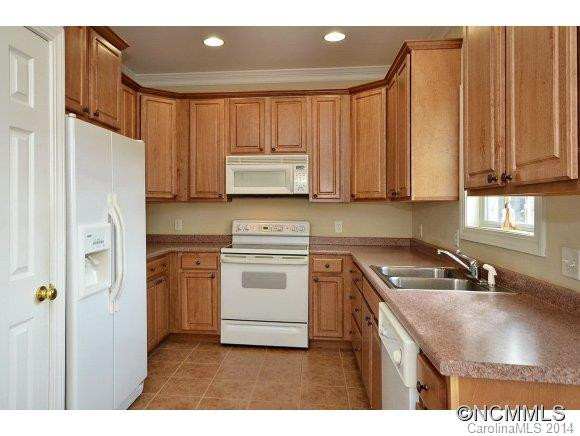 820 West Pointe Drive - Photo 6