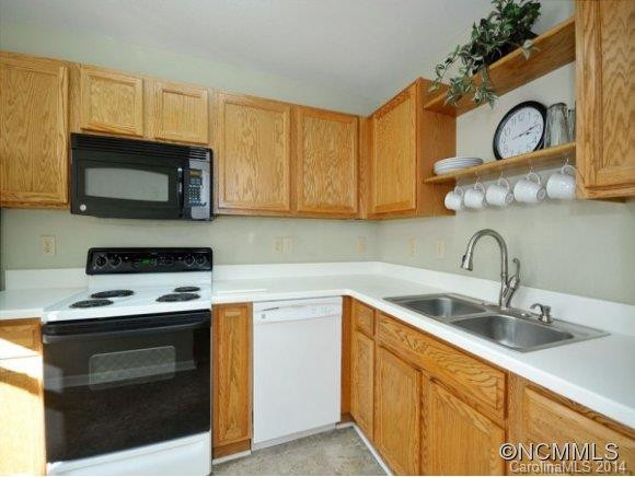 407 CARRINGTON PLACE - Photo 5