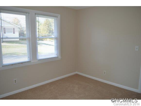 21 Oakley Road - Photo 18