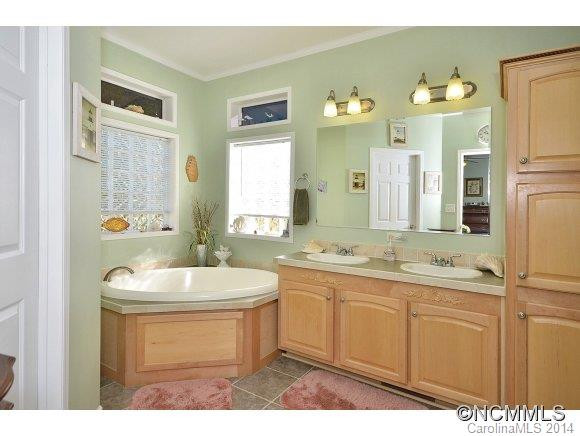 54 OLLACE COURT - Photo 9