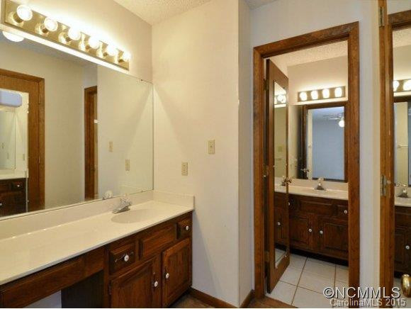 305 WOODFIELD DRIVE - Photo 4