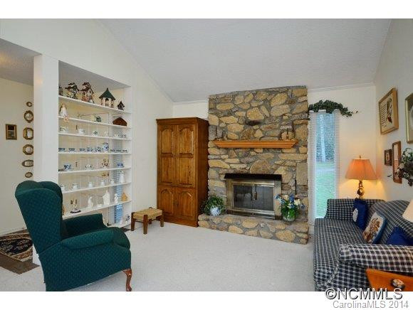 11 Fairway Dr - Photo 2