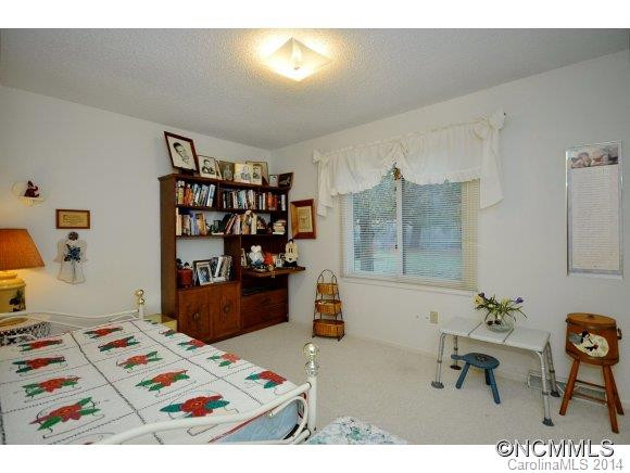 11 Fairway Dr - Photo 11